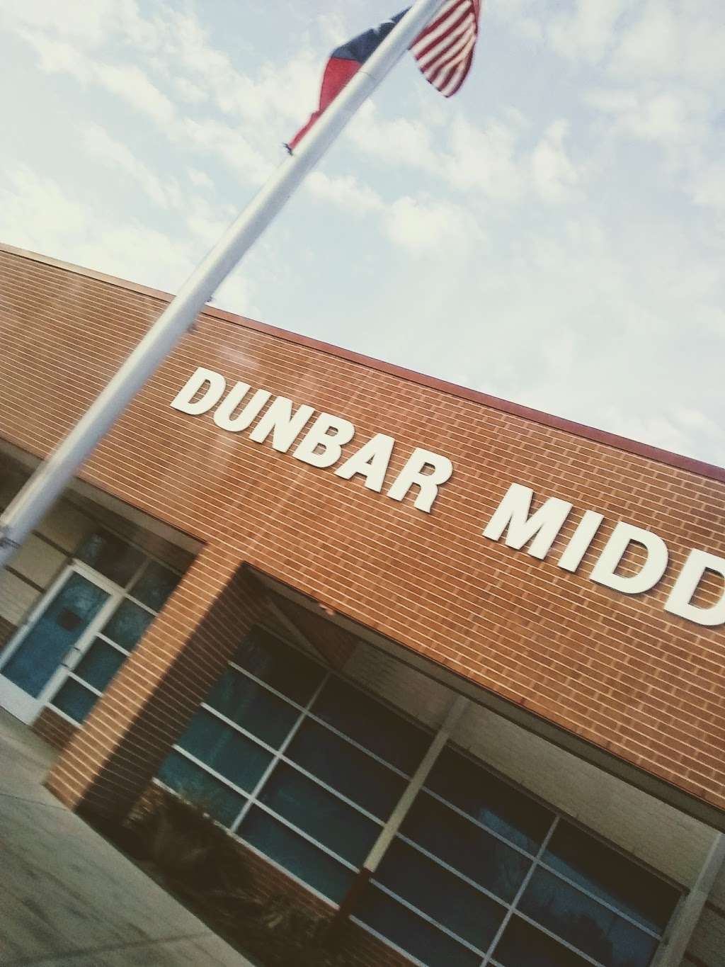 Dumbar Middle School | 2901 23rd St, Dickinson, TX 77539 | Phone: (281) 229-6000