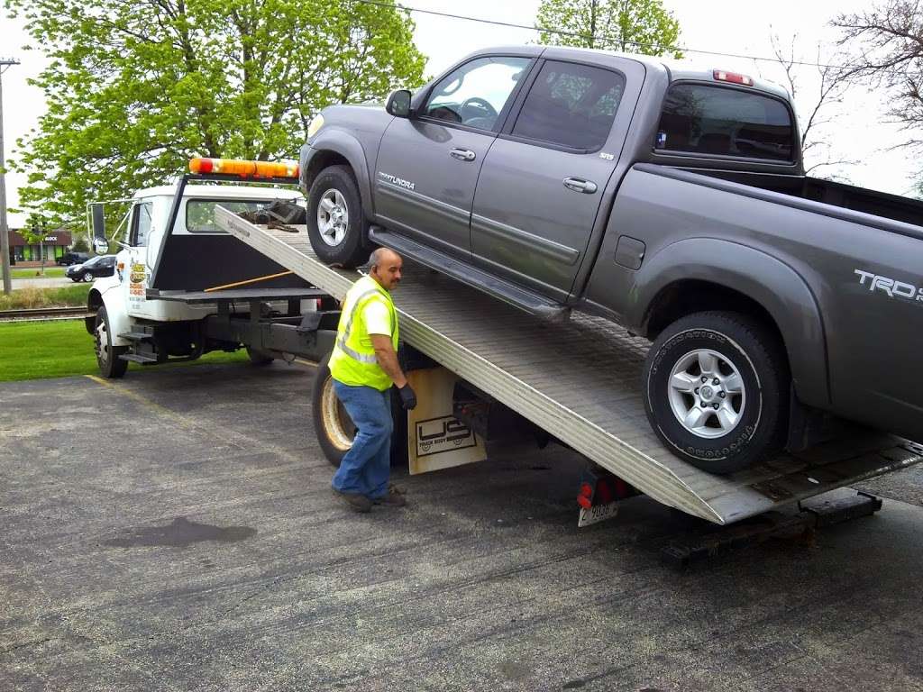 23 1/2 Hours Towing Inc. | 40W490 Big Timber Rd, Hampshire, IL 60140, USA | Phone: (847) 426-6972