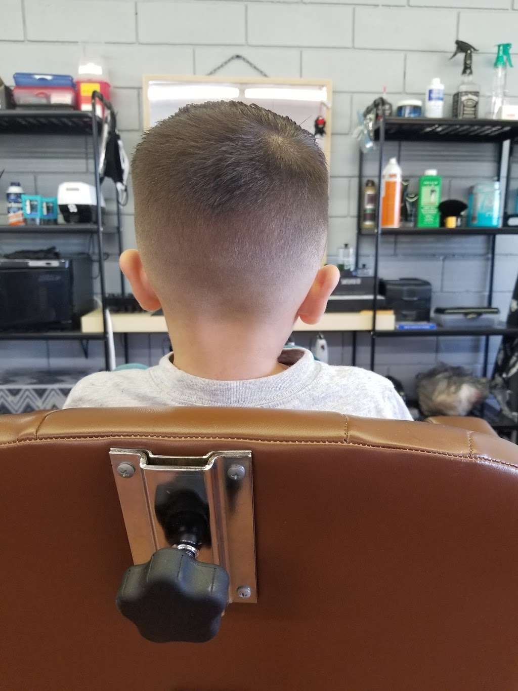 Speak EZ Barber Shop | 2457, 534 E International Speedway Blvd, DeLand, FL 32724, USA | Phone: (386) 338-7582