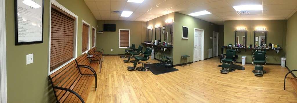 Loghn Family Barber Shop of Ladysmith | 7346 Ladysmith Commons Boulevard, Ruther Glen, VA 22546, USA