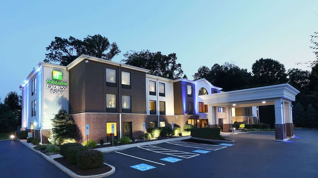 Holiday Inn Express & Suites West Chester | 1310 Wilmington Pike, West Chester, PA 19382, USA | Phone: (610) 399-4600