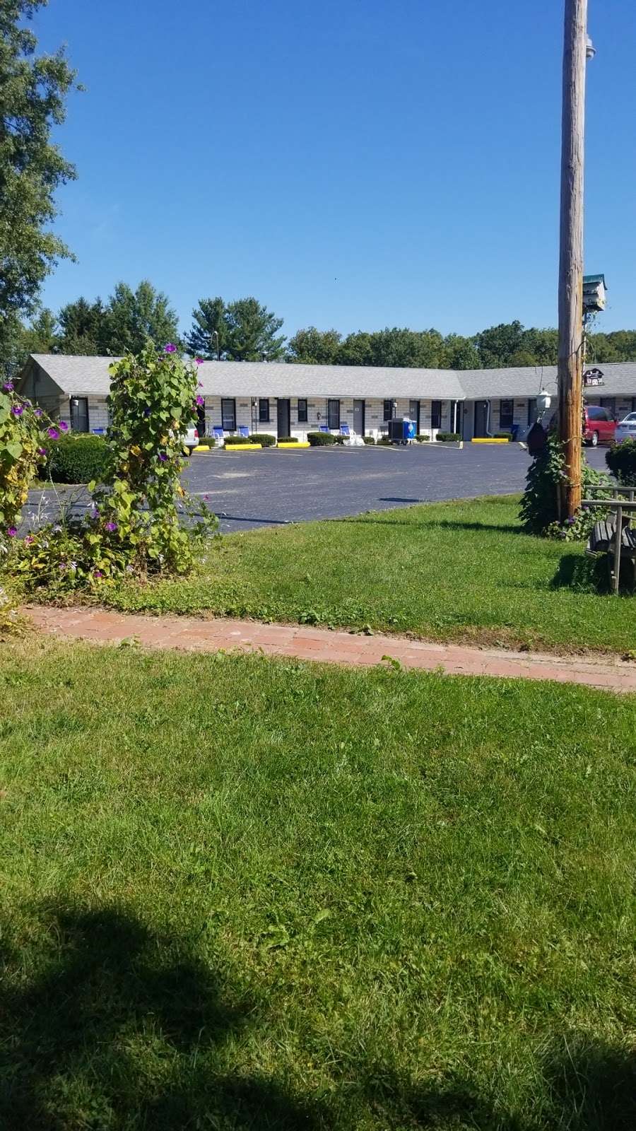 Blue Sky Motel | 2585 Biglerville Rd, Gettysburg, PA 17325, USA | Phone: (717) 677-7736