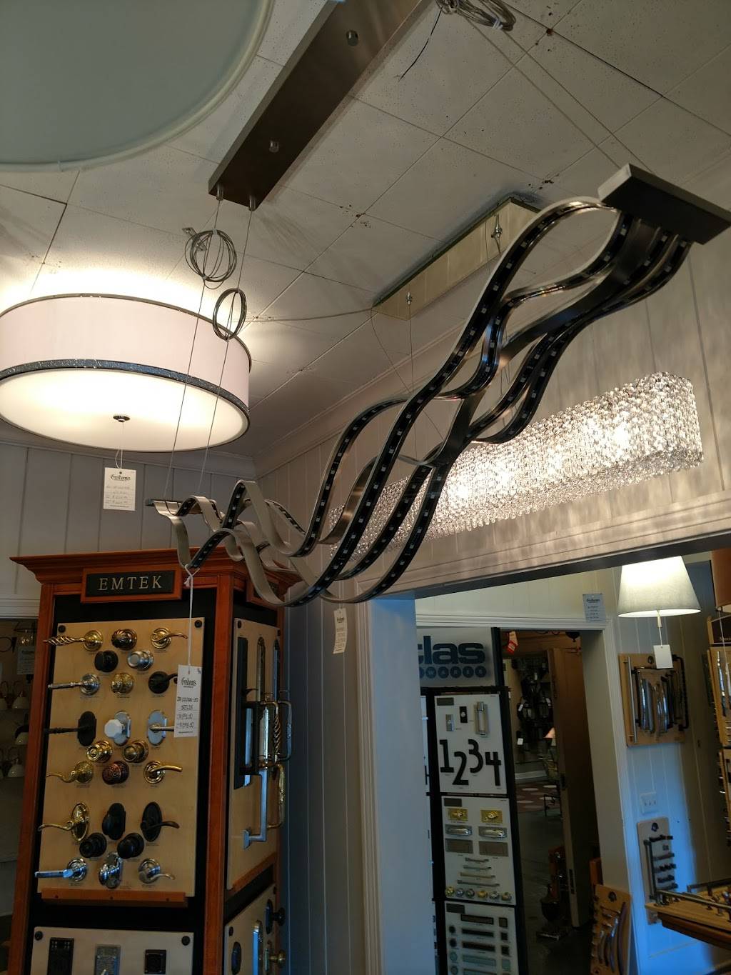 Grahams Lighting Fixtures Inc | 550 Cooper St, Memphis, TN 38104, USA | Phone: (901) 274-6780