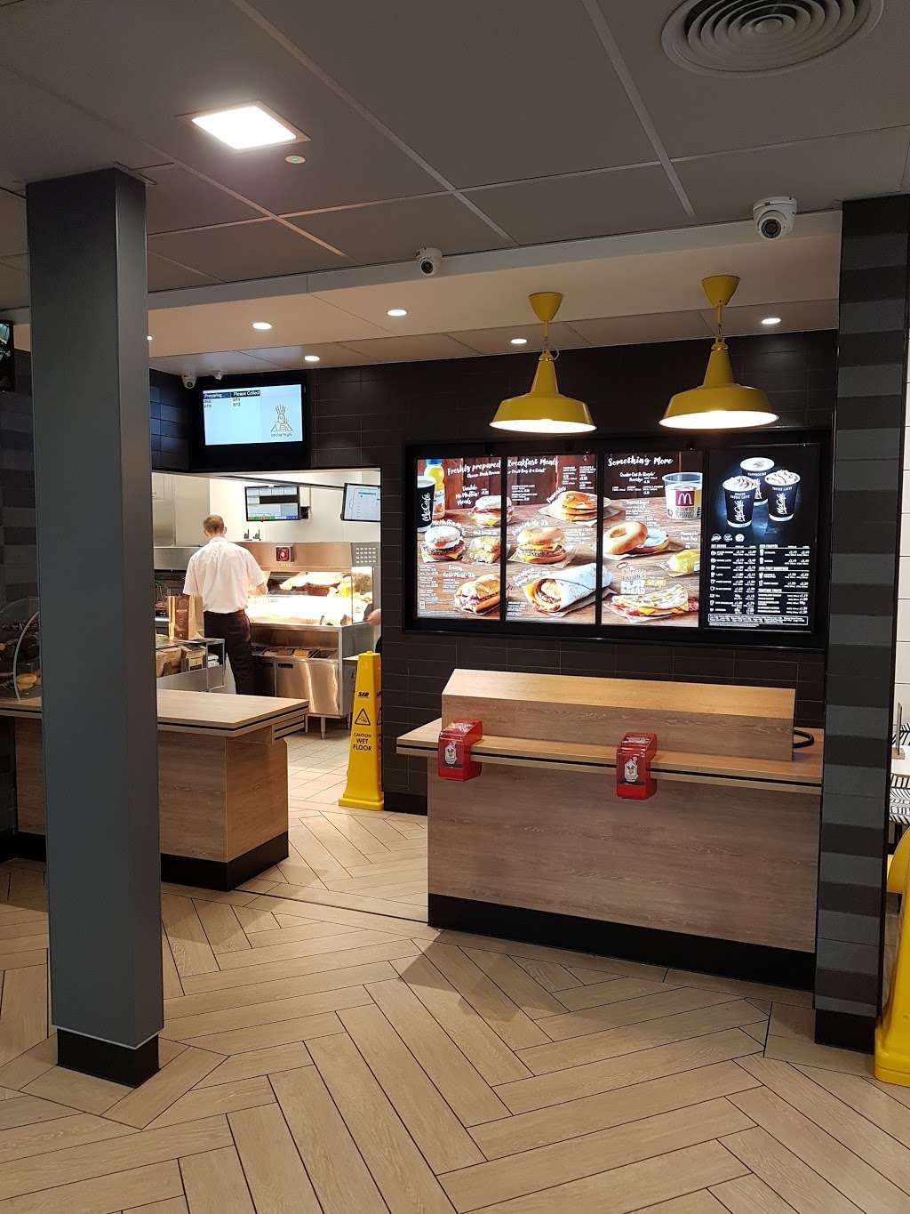 McDonalds Swanley Services | A20, Orpington, Sidcup DA14 5JA, UK | Phone: 020 8309 7661