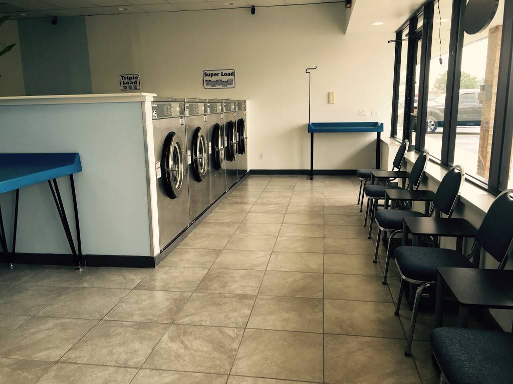 K & S Coin Laundry and Dry Cleaning also known as The Mat | 14919 E 9 Mile Rd, Eastpointe, MI 48021, USA | Phone: (586) 944-0888