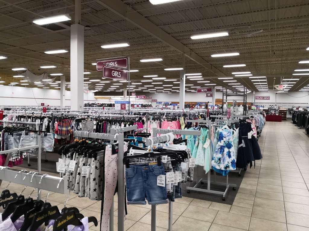 Diamond Hill Plaza | 2000 Diamond Hill Road, Woonsocket, RI 02895, USA