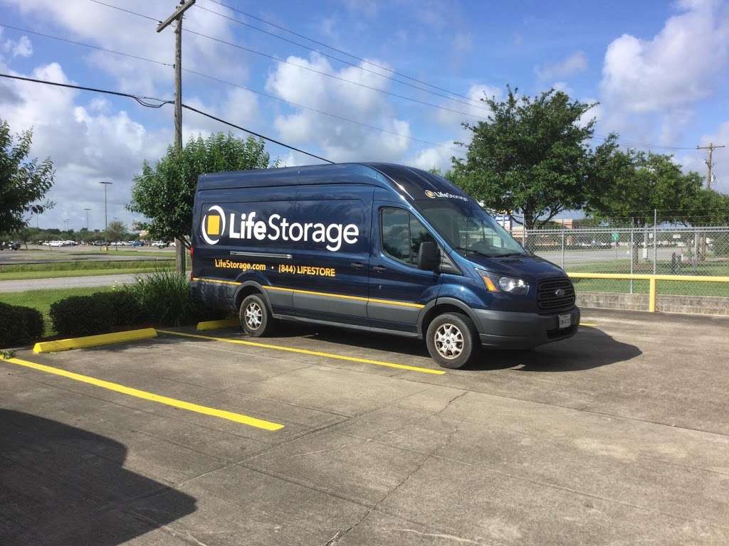 Life Storage | 1238 FM 1462, Alvin, TX 77511, USA | Phone: (281) 331-0800