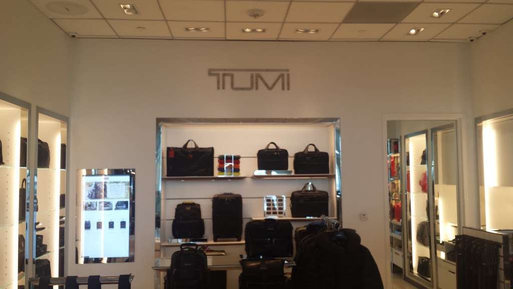 TUMI Charlotte Douglas Airport | 5501 Josh Birmingham Pkwy #21A, Charlotte, NC 28208 | Phone: (704) 359-8771