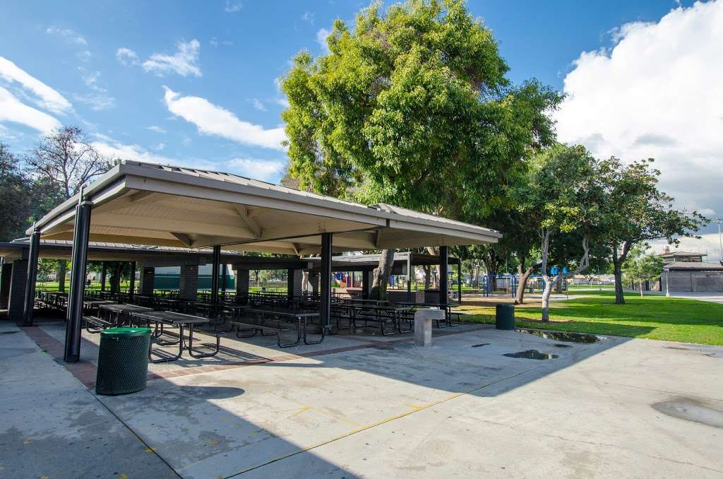 Los Nietos Park | 11143 Charlesworth Rd, Santa Fe Springs, CA 90670, USA | Phone: (562) 948-3621