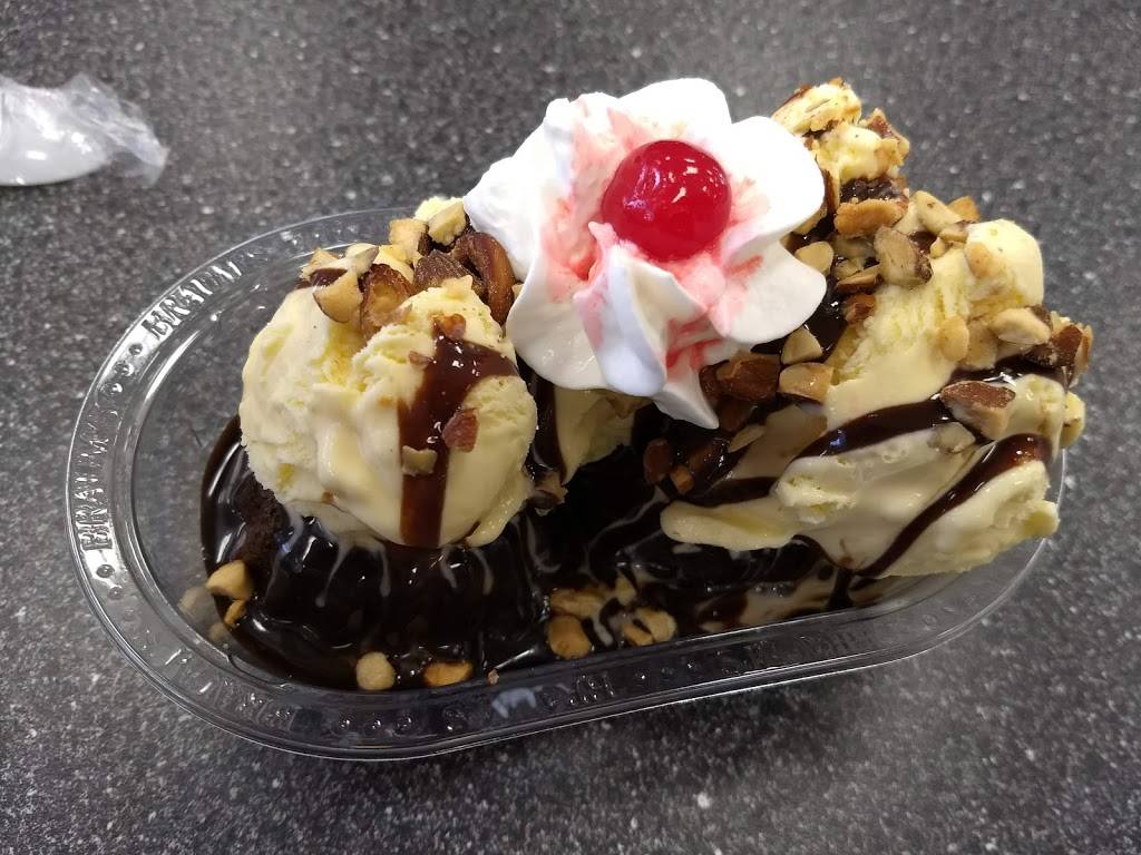 Braums Ice Cream & Burger Restaurant | 2134 N Josey Ln, Carrollton, TX 75006, USA | Phone: (972) 323-7398