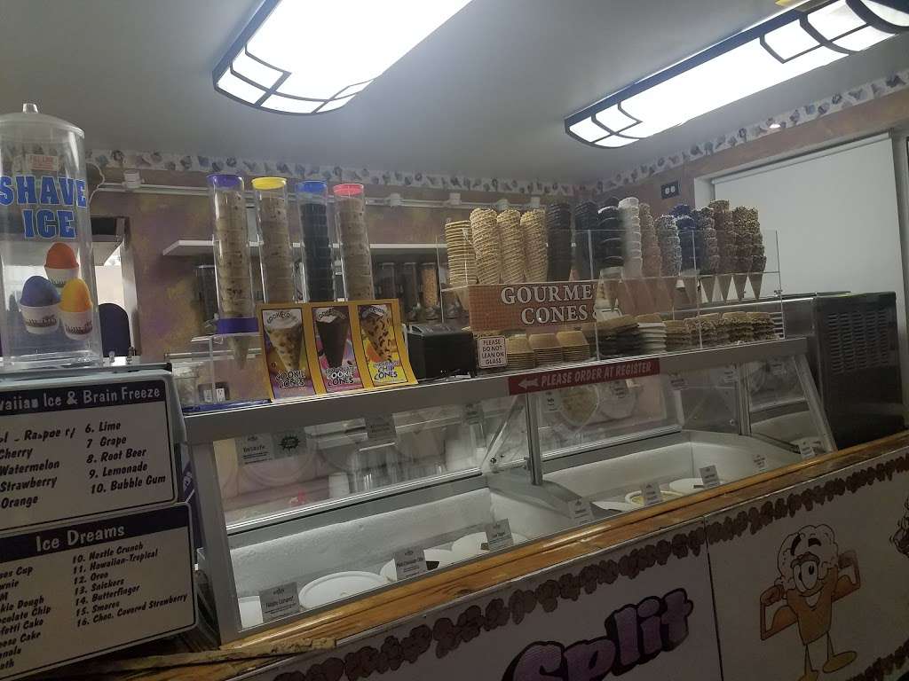 Lickety Split Ice Cream Shoppe | 1241, 507 E Baltimore St, Wilmington, IL 60481, USA
