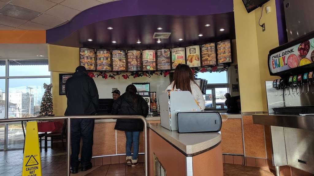 Taco Bell | 500 S River St, Hackensack, NJ 07601, USA | Phone: (201) 727-4343