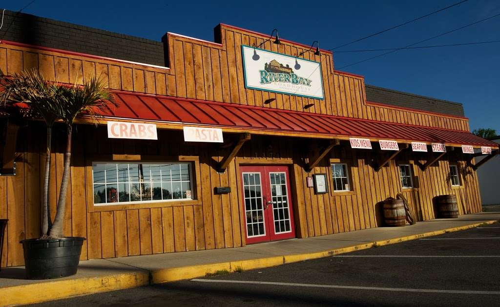 Riverbay Roadhouse | 1374 Cape St Claire Rd, Annapolis, MD 21409, USA | Phone: (410) 757-2919