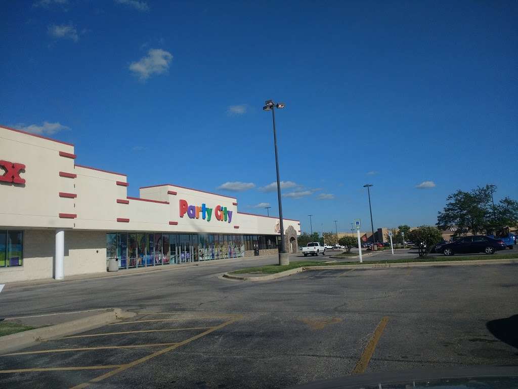 Party City | 2350 Sycamore Rd, DeKalb, IL 60115, USA | Phone: (815) 754-6487