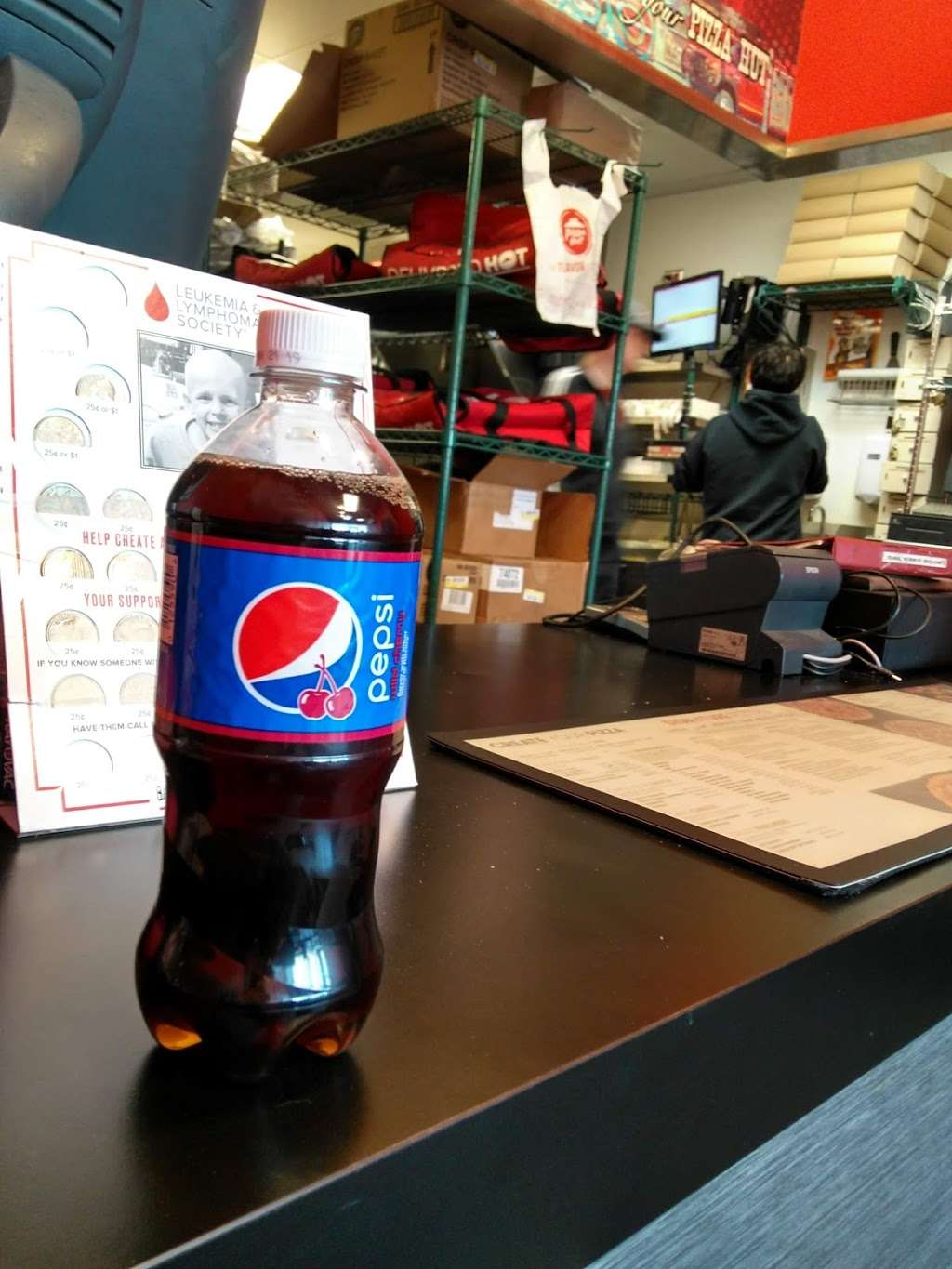 Pizza Hut | 7000 Burroughs Ave Suite D104, Plano, IL 60545, USA | Phone: (630) 552-9111