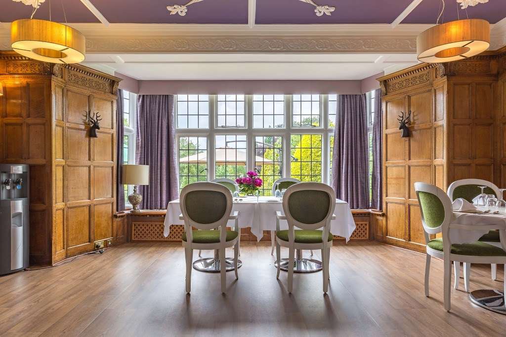 Barchester - Reigate Beaumont Care Home | Colley Ln, Reigate RH2 9JB, UK | Phone: 01737 225544