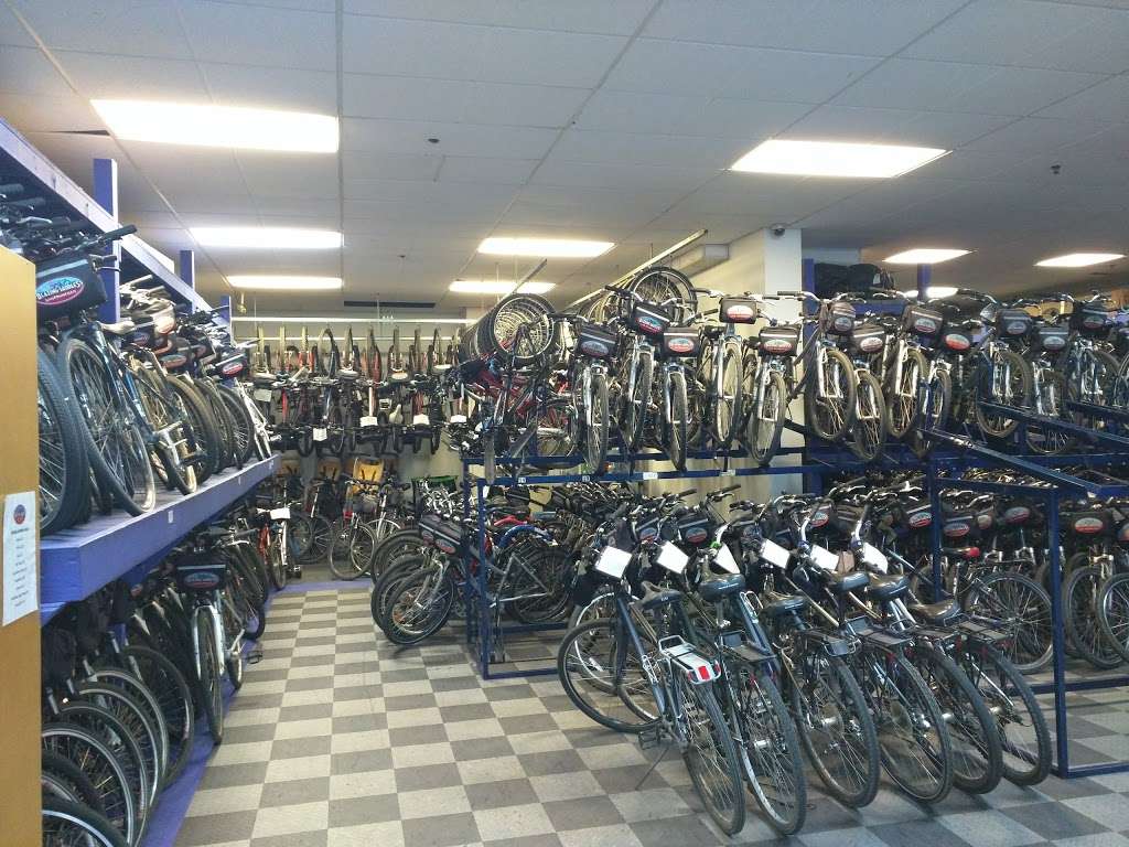 Blazing Saddles Bike Rentals and Tours | 2555 Powell St, San Francisco, CA 94133, USA | Phone: (415) 202-8888