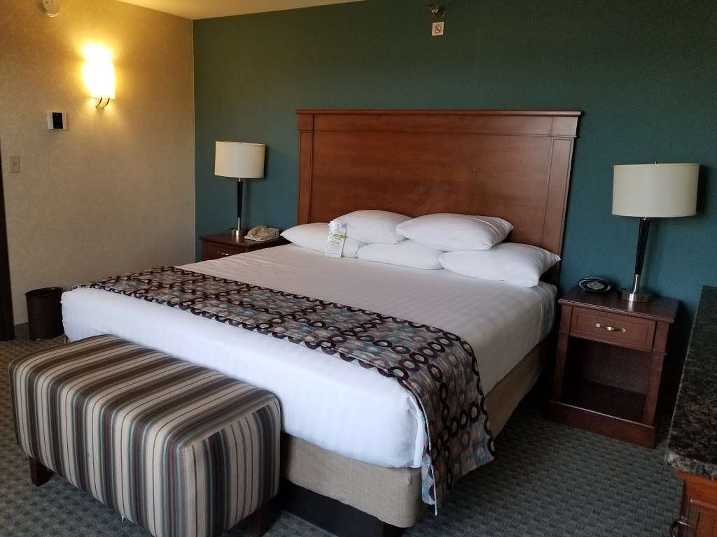 Drury Inn & Suites Houston Hobby Airport | 7902 Mosley Rd, Houston, TX 77061, USA | Phone: (713) 941-4300