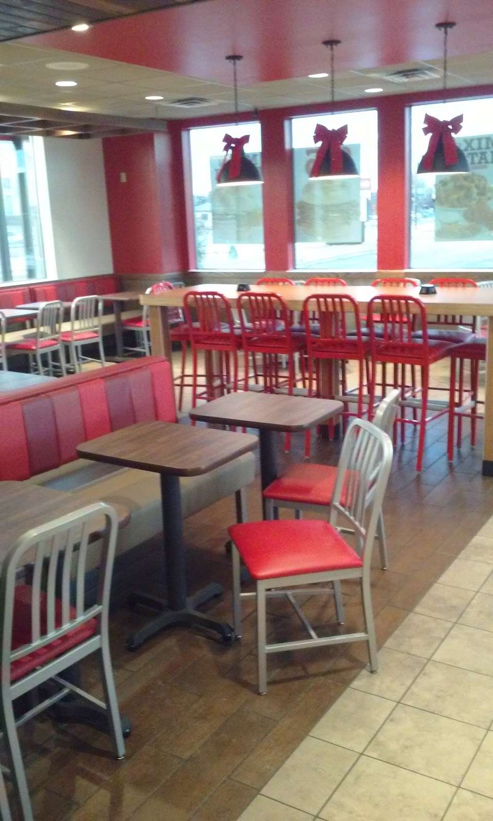 Arbys | 4280 S 76th St, Greenfield, WI 53220 | Phone: (414) 327-3055