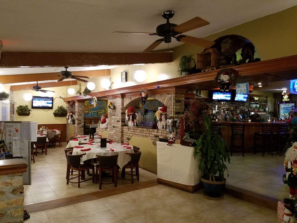 Valdos Seafood House | 4106 E NASA Pkwy, El Lago, TX 77586, USA | Phone: (281) 326-3866