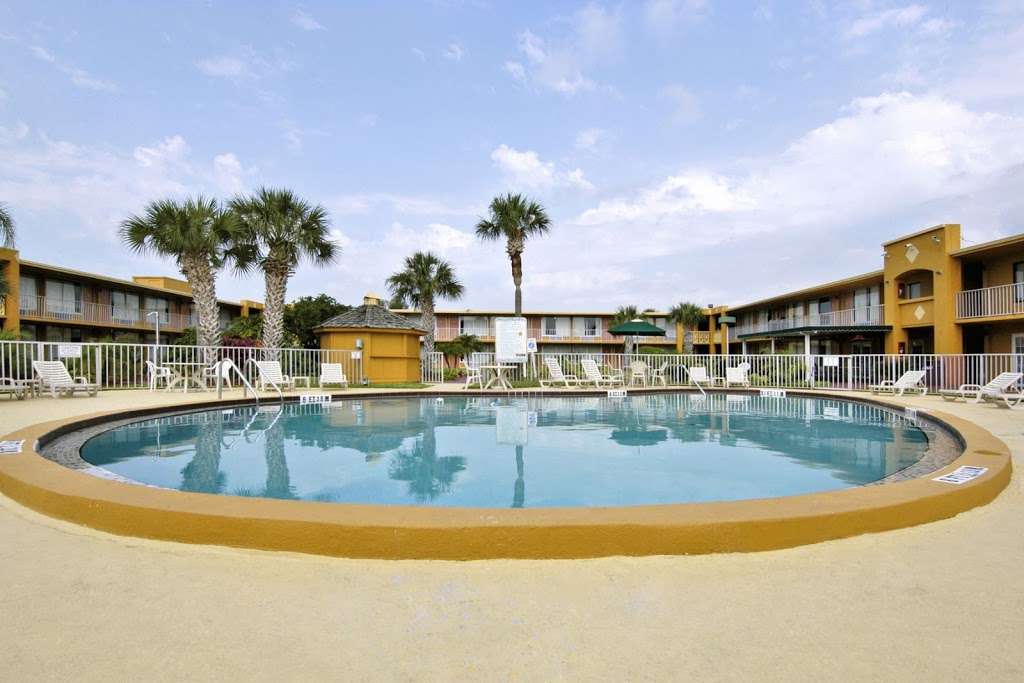 Days Inn by Wyndham Orlando/International Drive | 5858 International Dr, Orlando, FL 32819, USA | Phone: (407) 536-8949