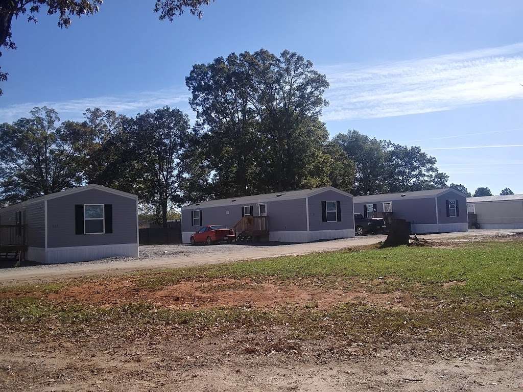 Hickory Ridge Mobile Home Park | 104 Bobbys Loop, Statesville, NC 28677, USA | Phone: (704) 878-2550