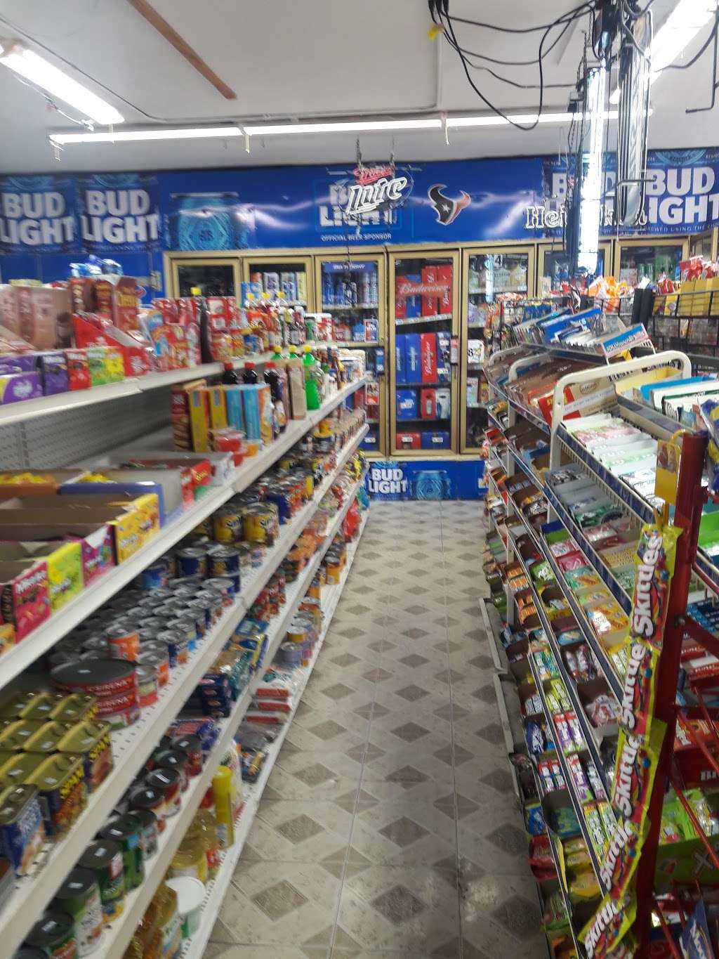 Friendly Corner Store | 4101 Parker Rd, Houston, TX 77093, USA | Phone: (713) 697-7333