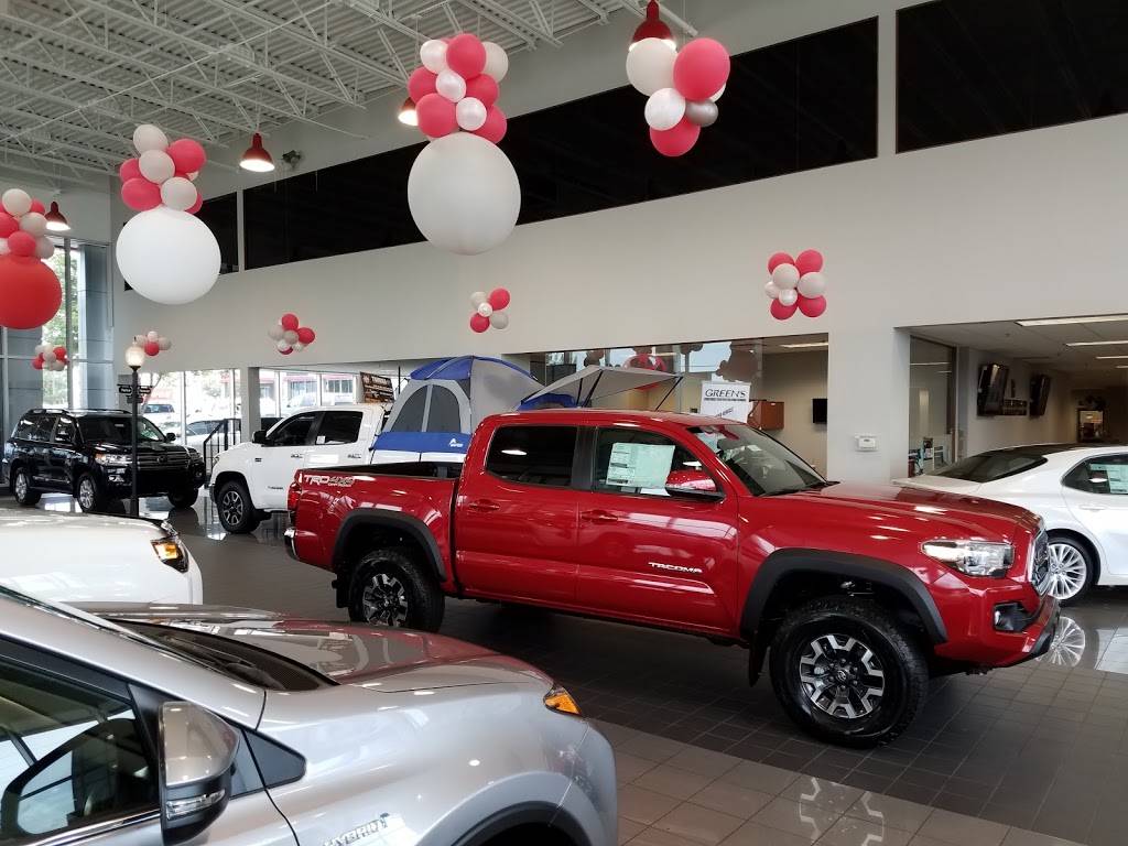 Greens Toyota of Lexington | 630 E New Circle Rd, Lexington, KY 40505, USA | Phone: (859) 254-5751