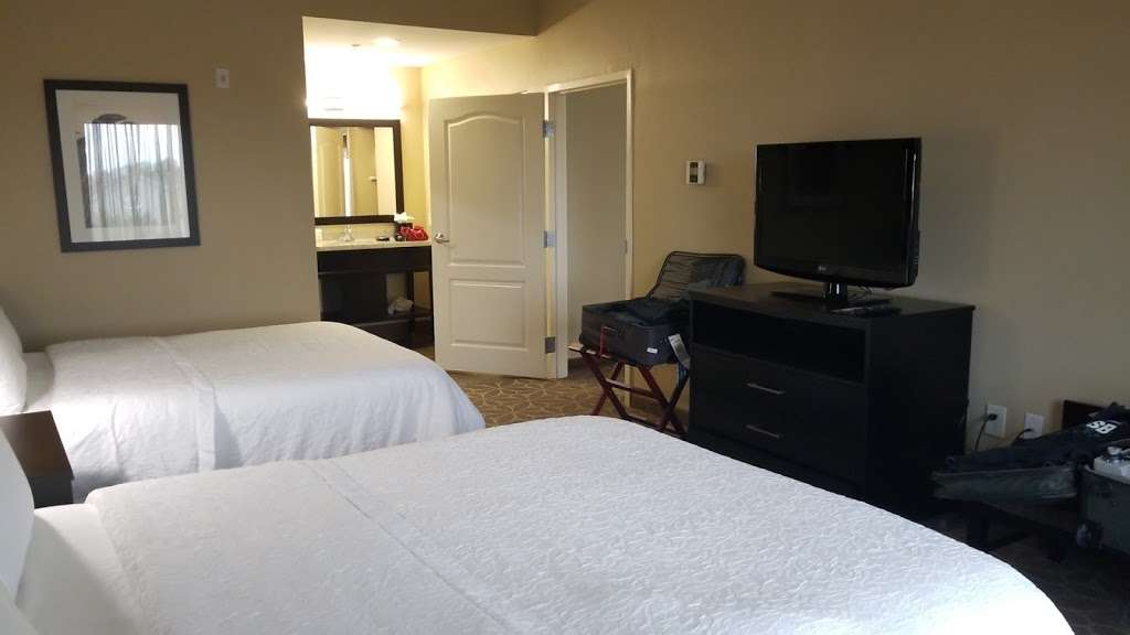 Hampton Inn & Suites by Hilton Houston I-10/Central | 5820 Katy Fwy, Houston, TX 77007 | Phone: (713) 869-9211