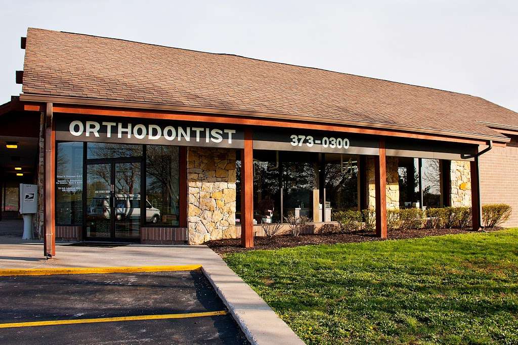 Lakewood Orthodontics | 721 NE Lakewood Blvd, Lees Summit, MO 64064, USA | Phone: (816) 373-0300