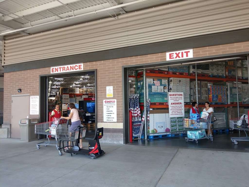 Costco | 4696 Gardens Park Boulevard, Orlando, FL 32839, USA | Phone: (407) 586-7221