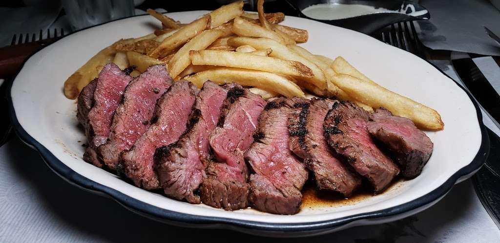 Taylors Steak House | 3361 W 8th St, Los Angeles, CA 90005, USA | Phone: (213) 382-8449