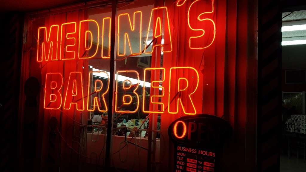 Medinas Barber Shop & Beauty | 7622 Tampa Ave, Reseda, CA 91335, USA | Phone: (818) 344-4700