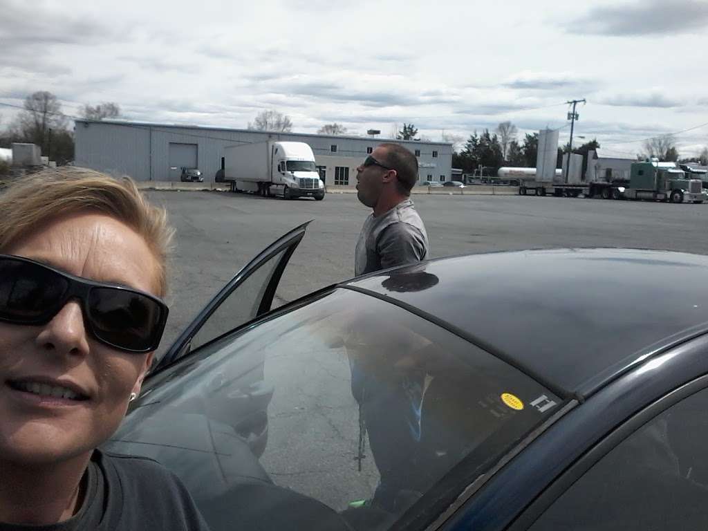 Quarles Truck Stop in 9719 James Madison Hwy, Warrenton, VA 20187, USA