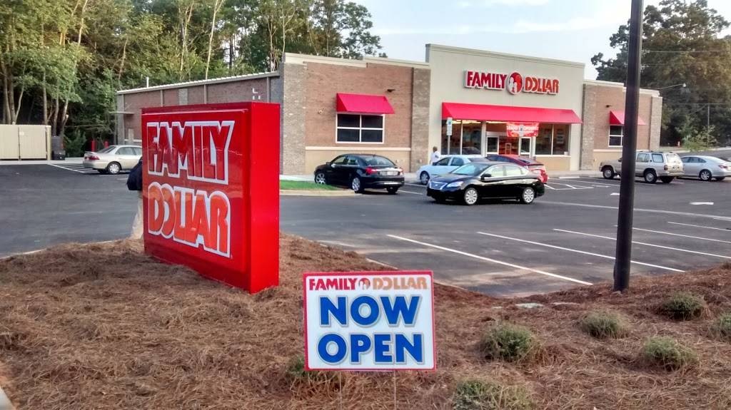 Family Dollar | 4900 Summit Ave, Greensboro, NC 27405, USA | Phone: (336) 690-5339