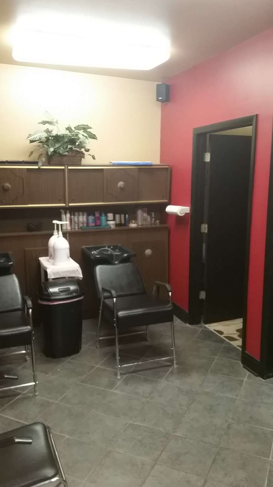 Kellys Locks of Luck | 2762 Willowdale Rd, Portage, IN 46368 | Phone: (219) 763-6089