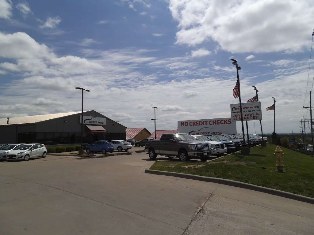 Instant Auto | 565 N 291 Highway, Liberty, MO 64068 | Phone: (816) 246-3311