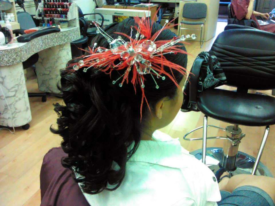 Charos Hair Design | 7707 W Fullerton Ave, Elmwood Park, IL 60707, USA | Phone: (708) 456-9244