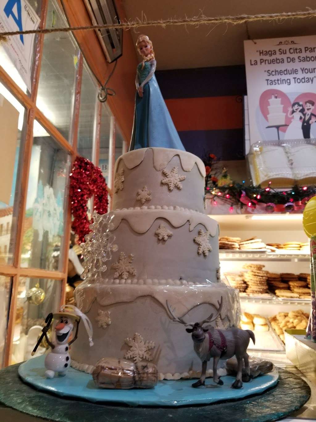 El Aguila Bakery | 5028 Huntington Dr S, Los Angeles, CA 90032, USA | Phone: (323) 222-1925