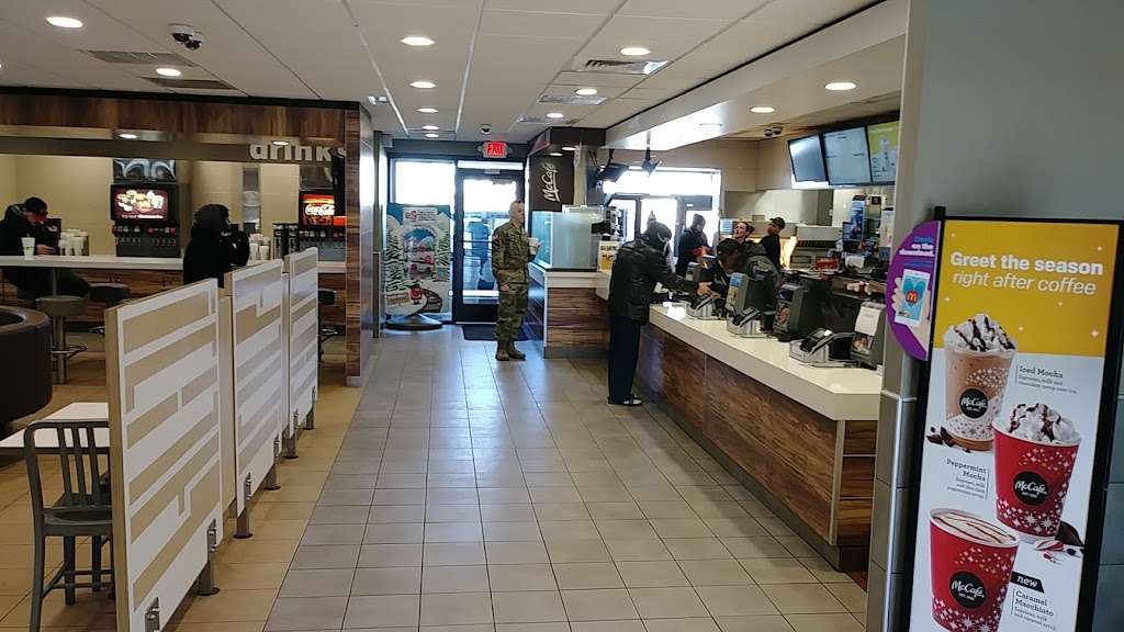 McDonalds | 3121 S 4th St Trfy, Leavenworth, KS 66048, USA | Phone: (913) 651-5577