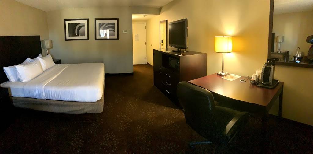 Holiday Inn Express & Suites Pittsburgh Airport | 5311 Campbells Run Rd, Pittsburgh, PA 15205, USA | Phone: (412) 788-8400