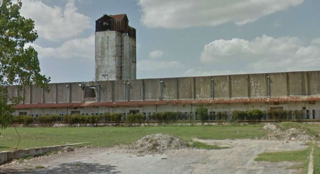 Schweikhardt St Warehouse | 421 Schweikhardt St, Houston, TX 77020, USA | Phone: (832) 423-1005