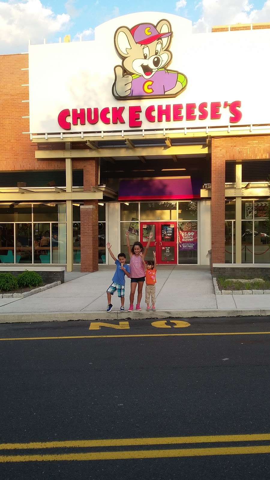 Chuck E. Cheeses | 1661 Easton Rd., B-2, Warrington, PA 18976, USA | Phone: (215) 491-5746