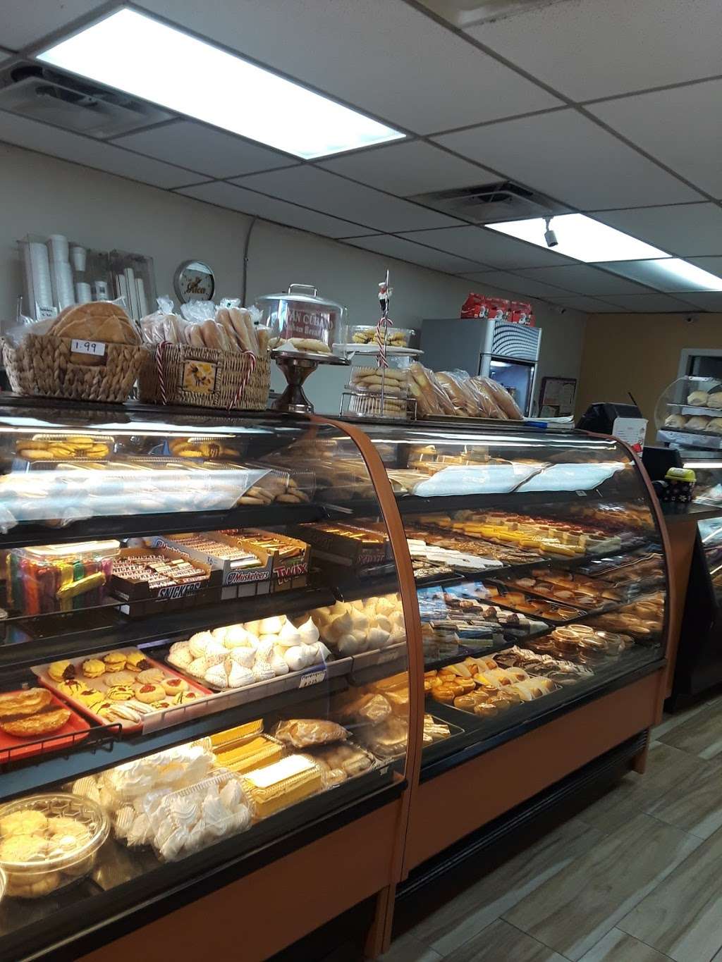 Cake Delights Bakery | 1585 E 4th Ave, Hialeah, FL 33010, USA | Phone: (305) 200-3904