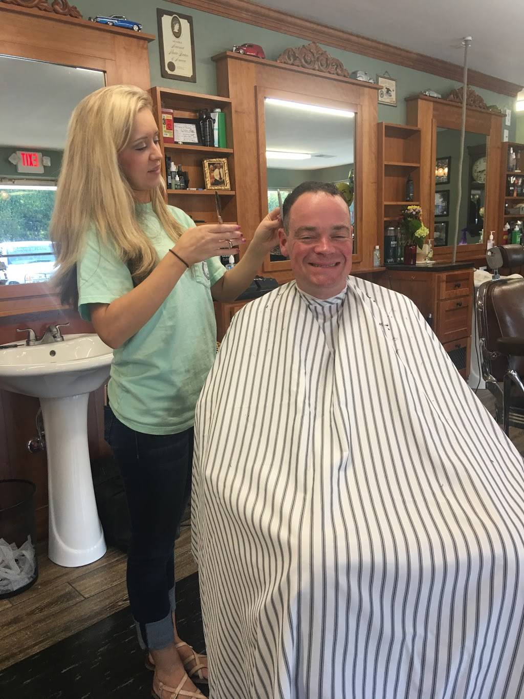 Peoples Barber Shop llc. | 2205 Decatur Hwy, Fultondale, AL 35068, USA | Phone: (205) 608-0555