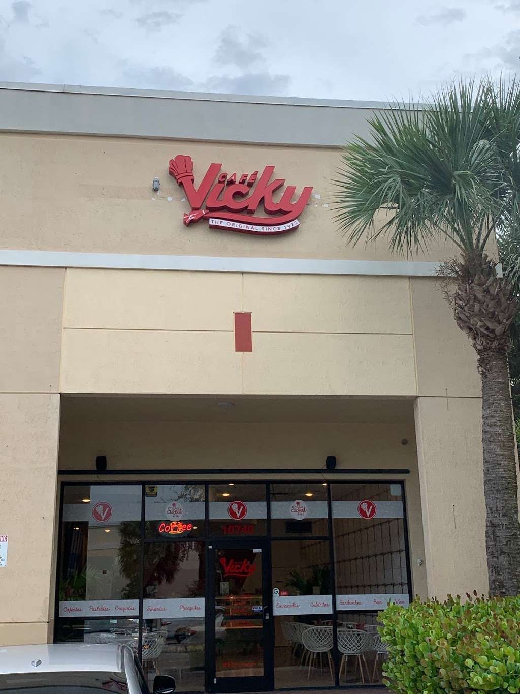 Vicky Cafe | 10740 NW 74th St, Medley, FL 33178 | Phone: (305) 594-6610
