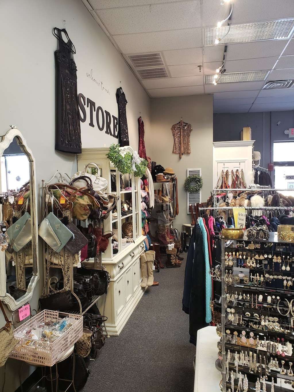 BloomingDeals Consignment Boutique | 391 S Broadway, Salem, NH 03079, USA | Phone: (603) 212-9990