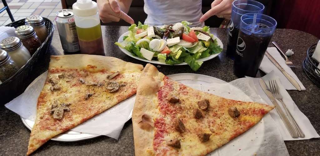 Old City Pizza | 100 N 3rd St, Philadelphia, PA 19106, USA | Phone: (215) 574-9494