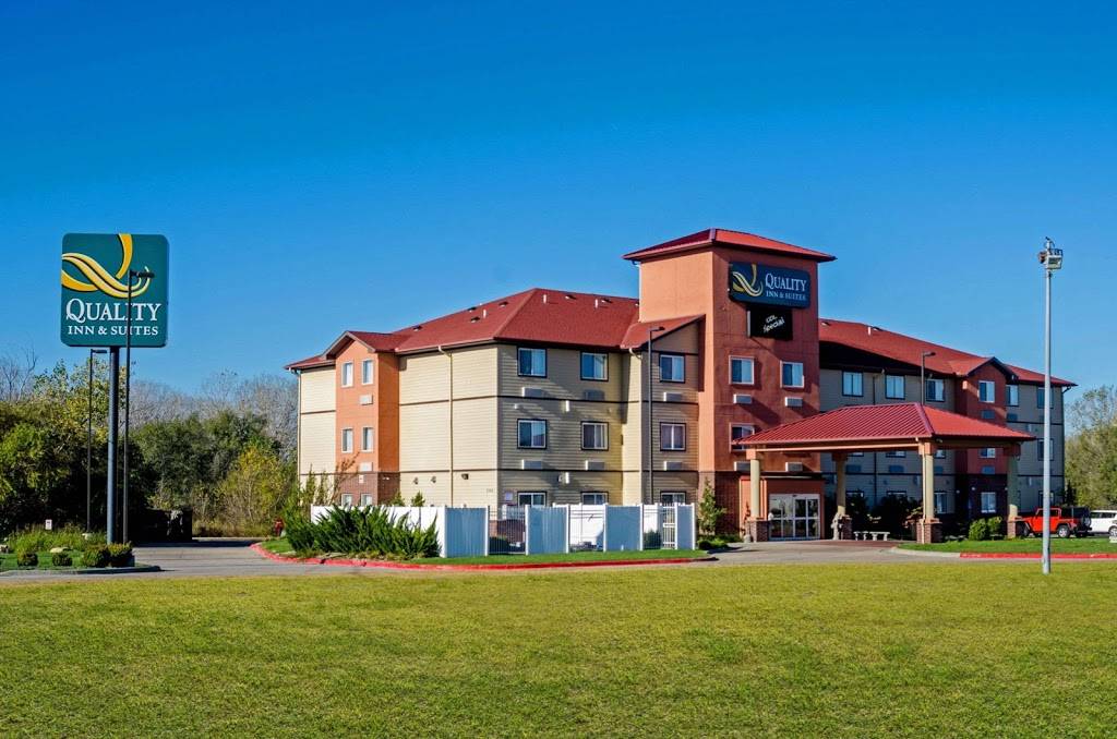 Quality Inn & Suites | 792 E Beaumont St, Park City, KS 67219, USA | Phone: (316) 927-3900