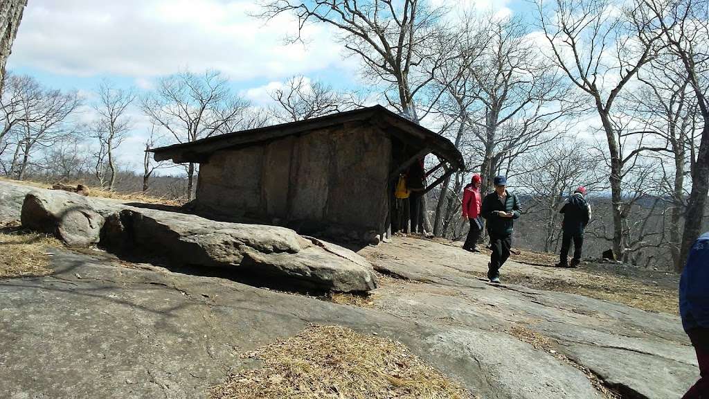 Bald Rocks Shelter | Southfields, NY 10975, USA